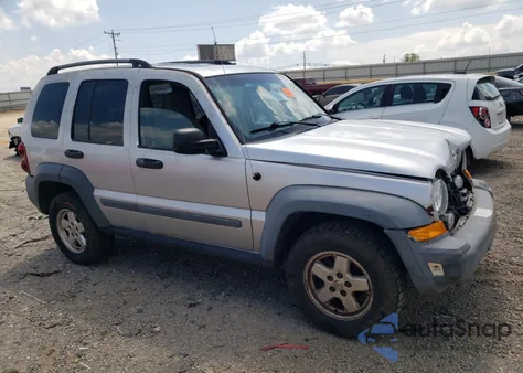 2005 Jeep Liberty Sport из США, поврежденный, VIN 1J8GL48K55W508187